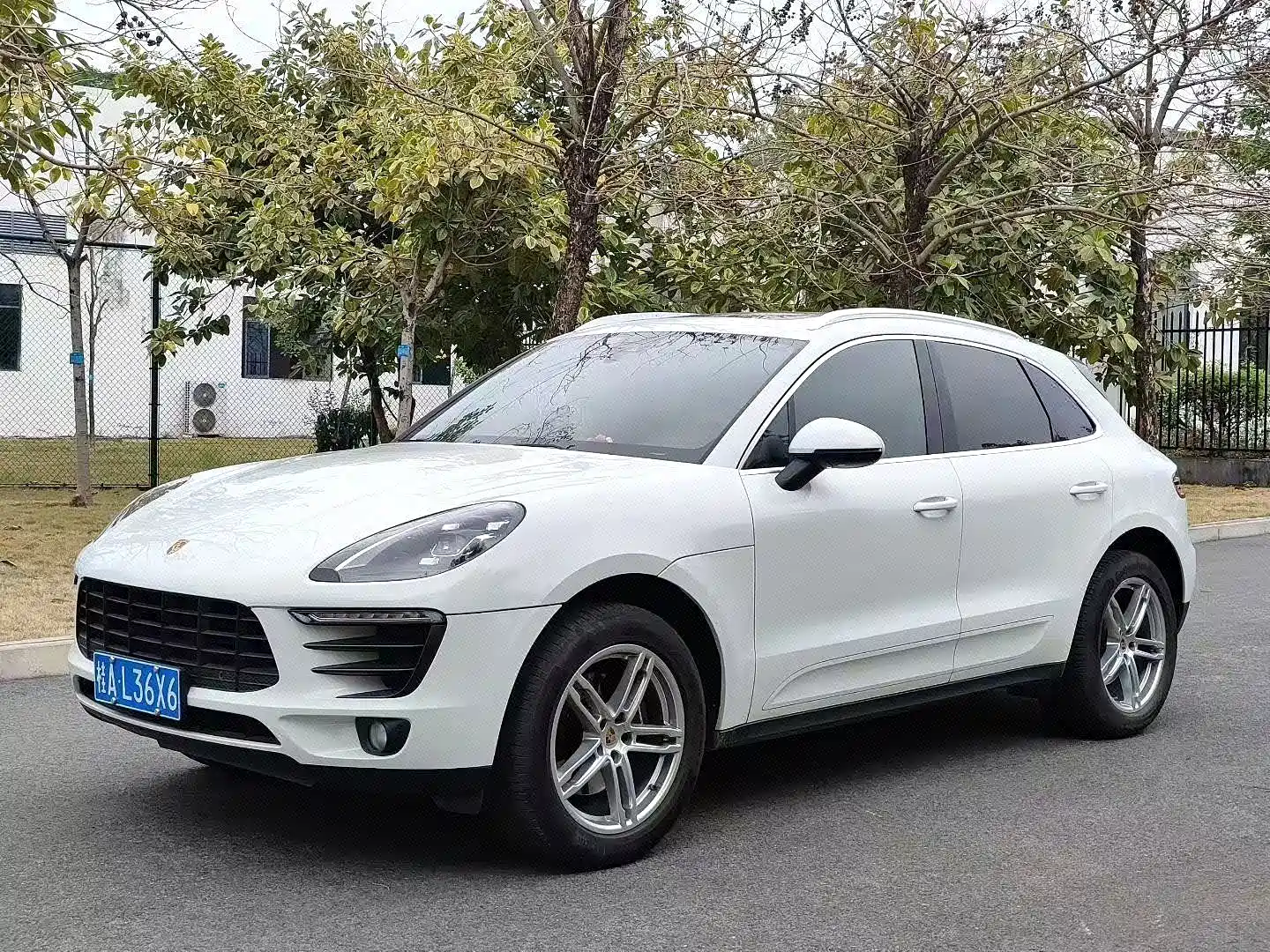 Фото 1 - Porsche Macan