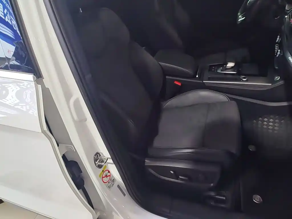 Audi Q5L Sportback 2022 2022 40 TFSI Luxury
