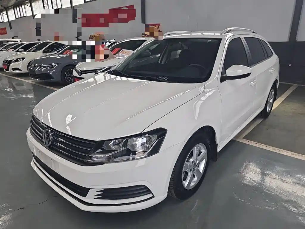 Volkswagen Lavida Tour 2015 1.6L Automatic Trend Edition фото 2