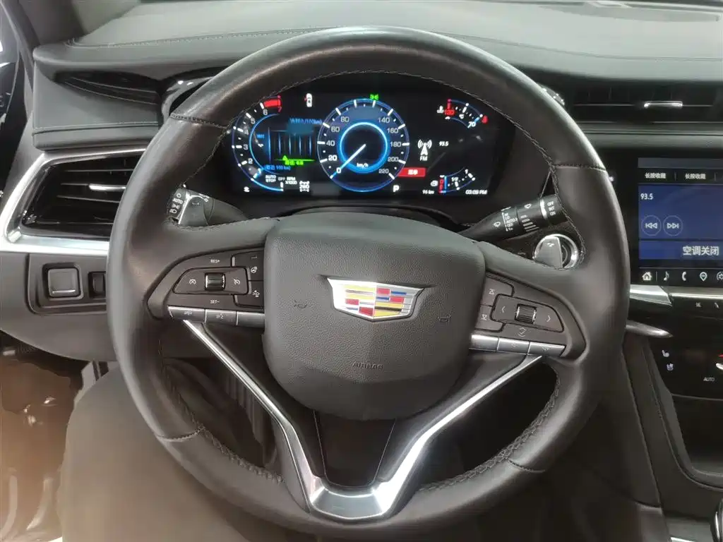 CADILLAC XT6