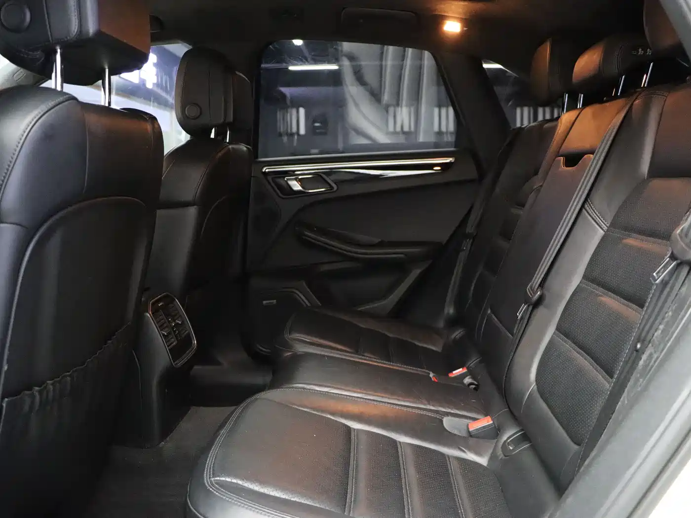 Porsche Macan 2014 Macan Turbo 3.6T фото 26