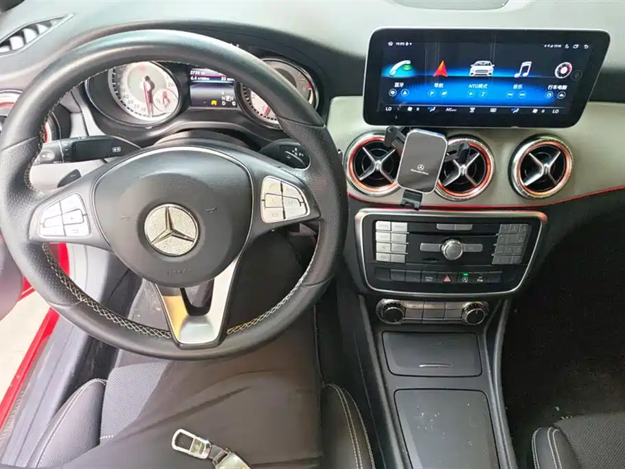 Mercedes-Benz CLA (Import) 2016 Facelift CLA 200 Sport фото 12