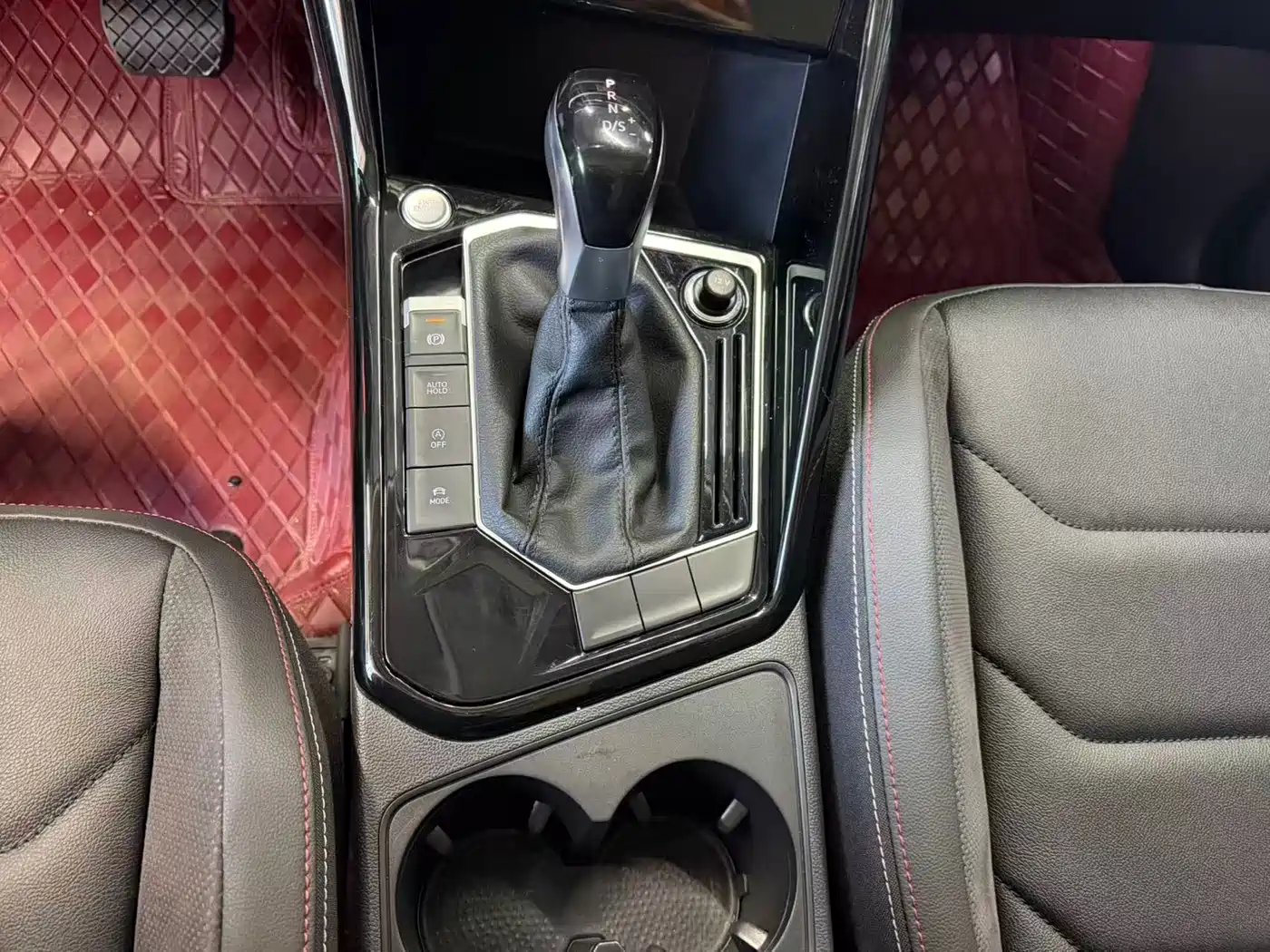 Volkswagen Tayron 2022 280TSI 2WD Luxury Smart Connect Edition фото 10