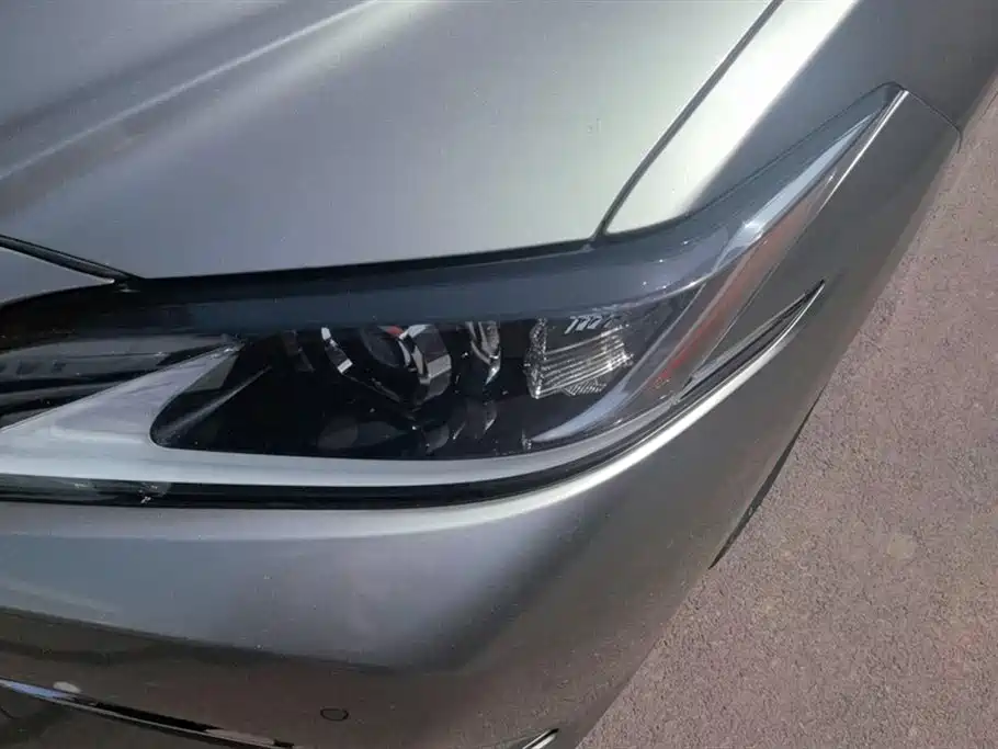 Lexus ES 2021 200 Excellence Edition фото 5