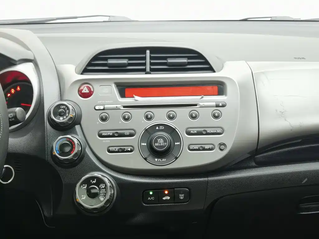 Honda Fit 2013 2011 1.5L Automatic Luxury