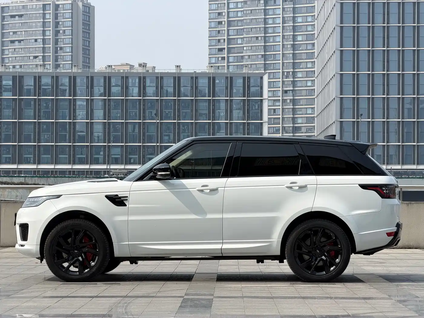 Land Rover Range Rover Sport 2020 3.0 L6 HSE DYNAMIC фото 3