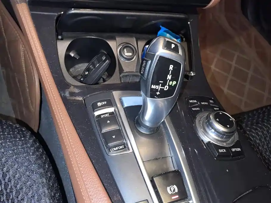 BMW 5 Series 2014 520Li Elegance фото 16