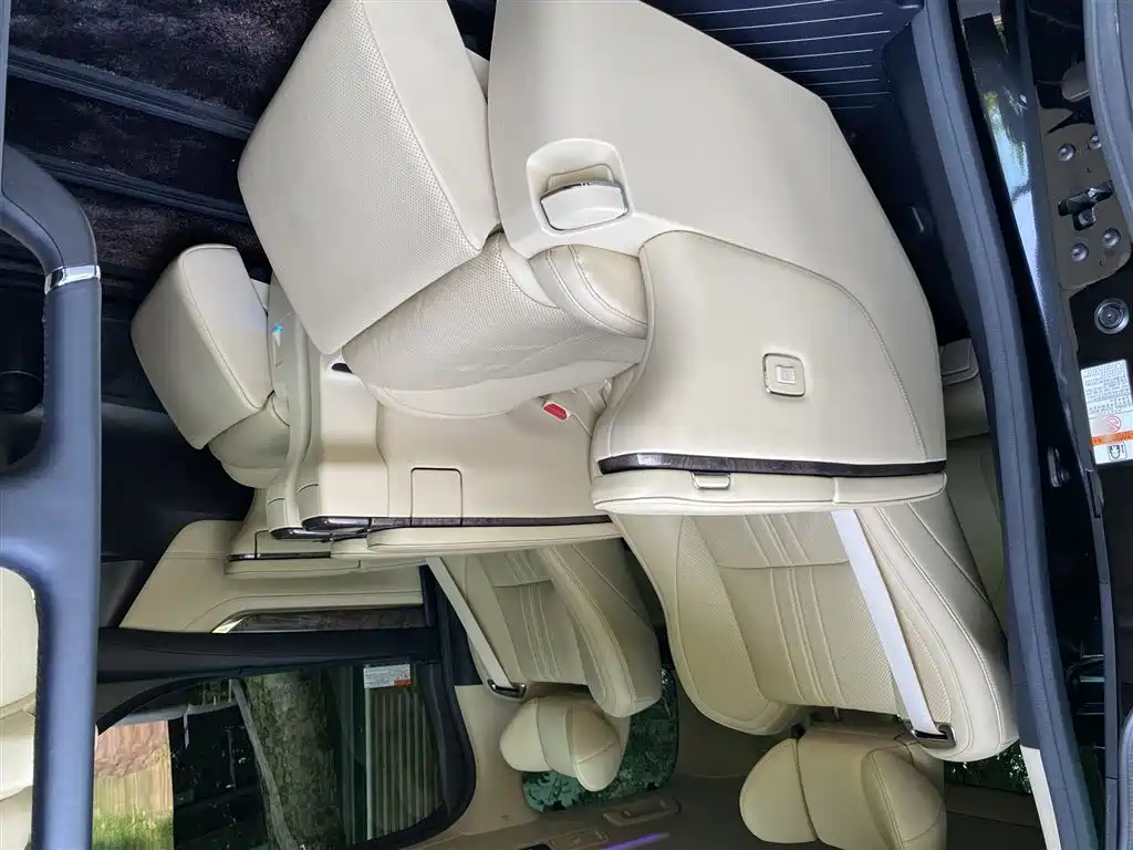 Toyota Alphard 2021 Hybrid 2.5L Premium фото 9