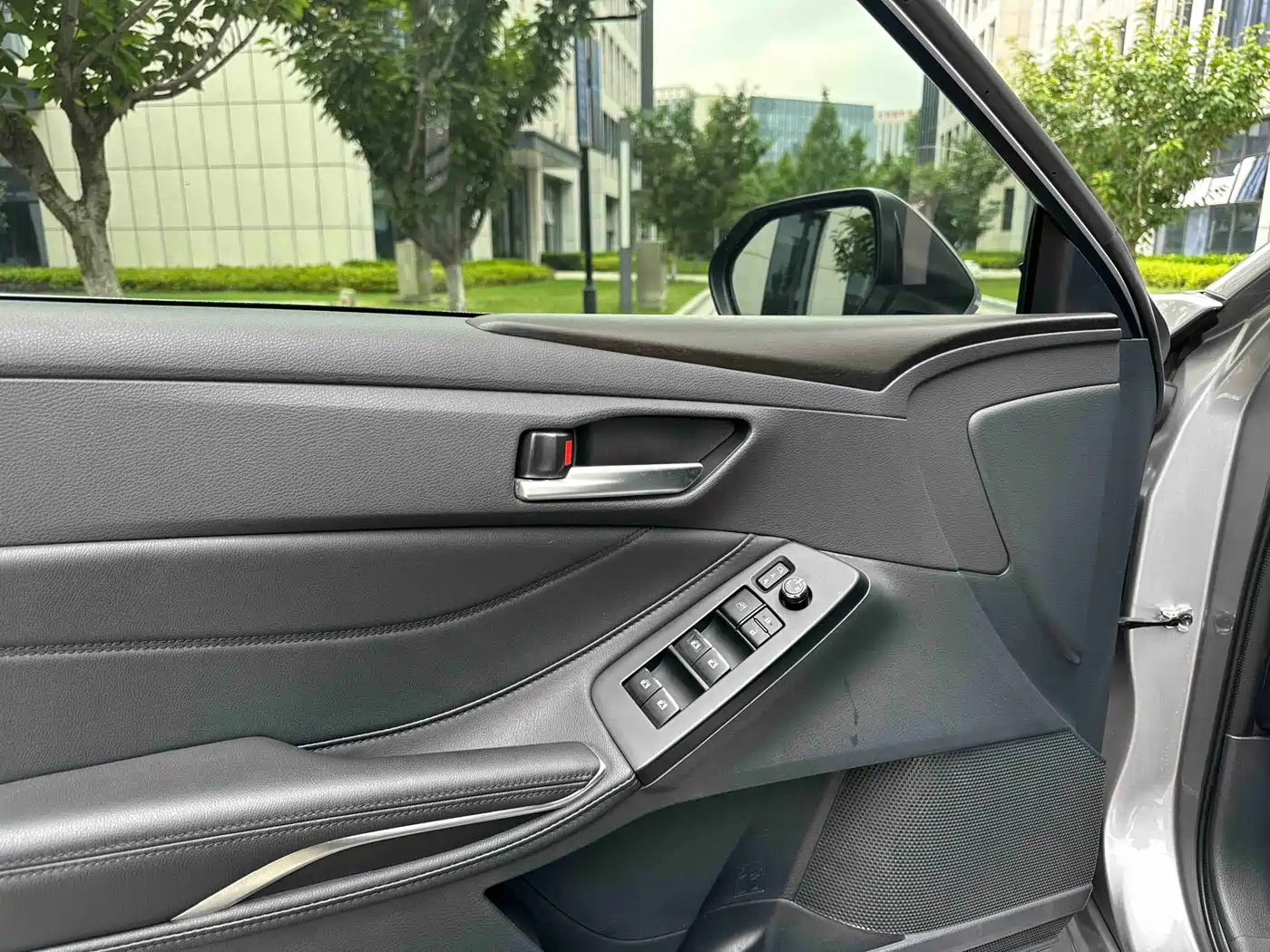 Toyota Avalon 2022 2.0L Luxury Edition фото 6
