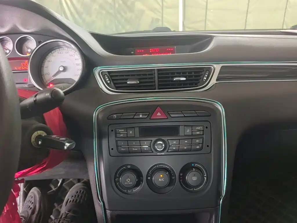 Peugeot 308 2015 2014 Model Joy Edition Classic 1.6L Manual Superior Style