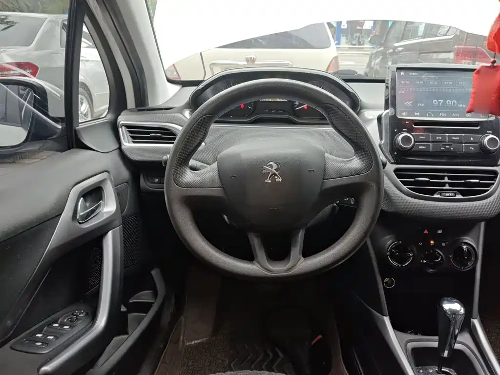 Peugeot 2008 2014 2014 1.6L Automatic Trend Edition