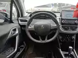 Photo 7 - Peugeot 2008