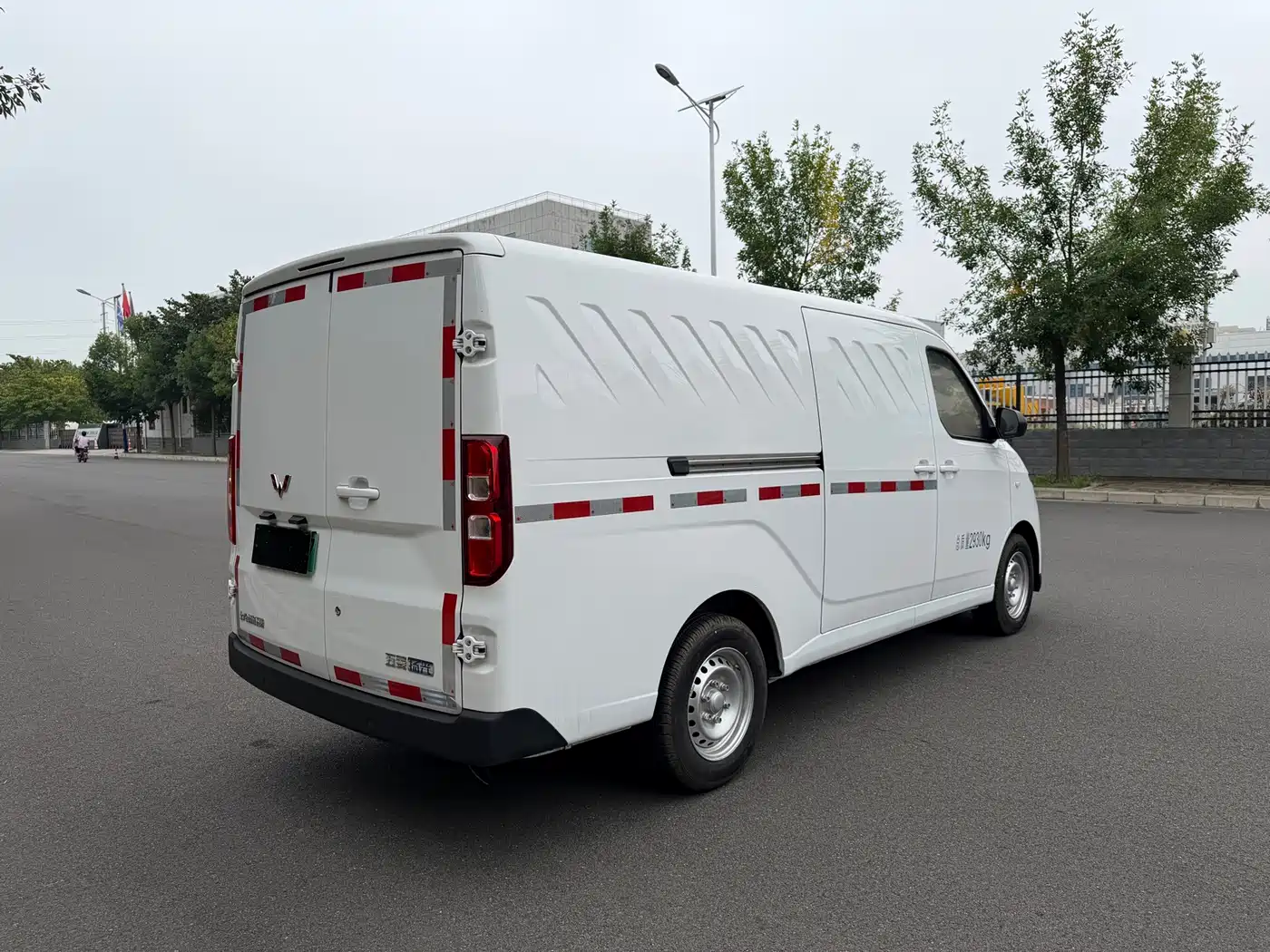 Wuling Motors Wuling Yangguang 2026 2024 300km Practical Enclosed Window Version 60kW