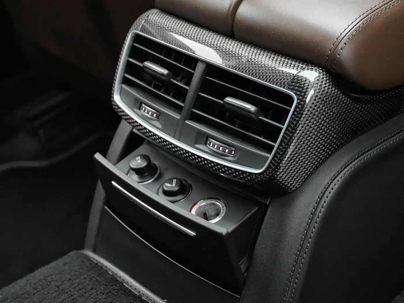 Audi S8 2013 S8 4.0TFSI quattro фото 20