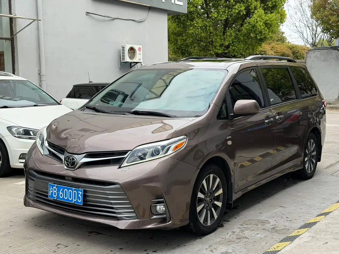 TOYOTA SIENNA