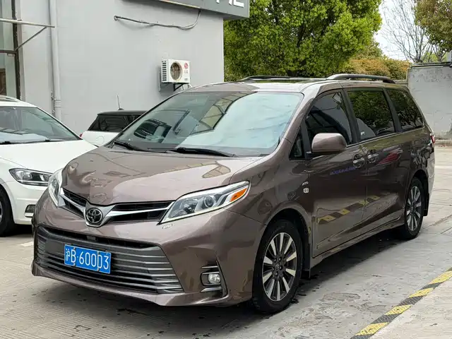 TOYOTA SIENNA