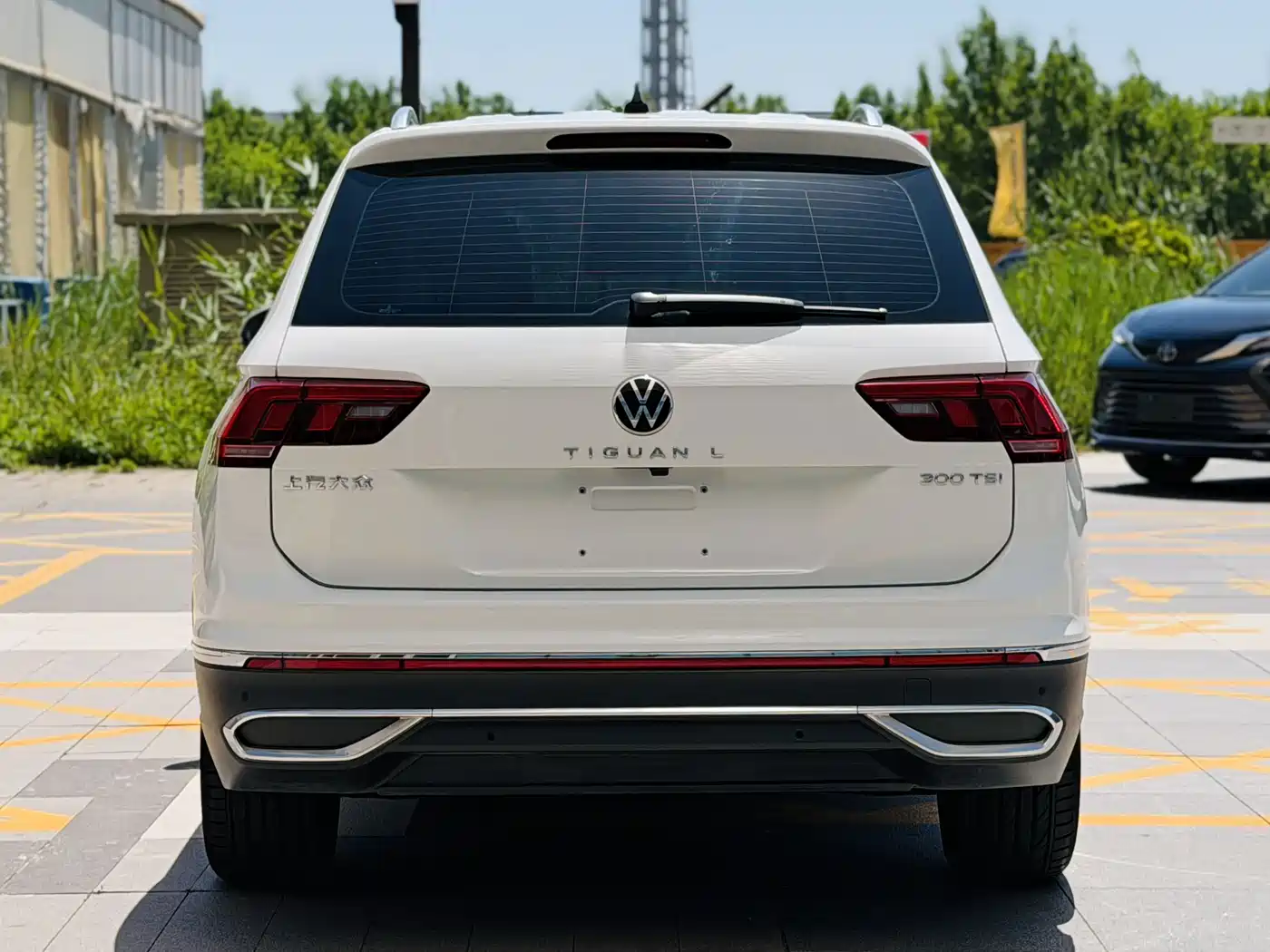 Volkswagen Tiguan L 2023 330TSI Auto 2WD Smart Edition фото 3