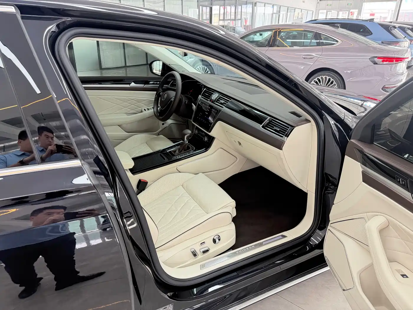 VOLKSWAGEN HUIANG