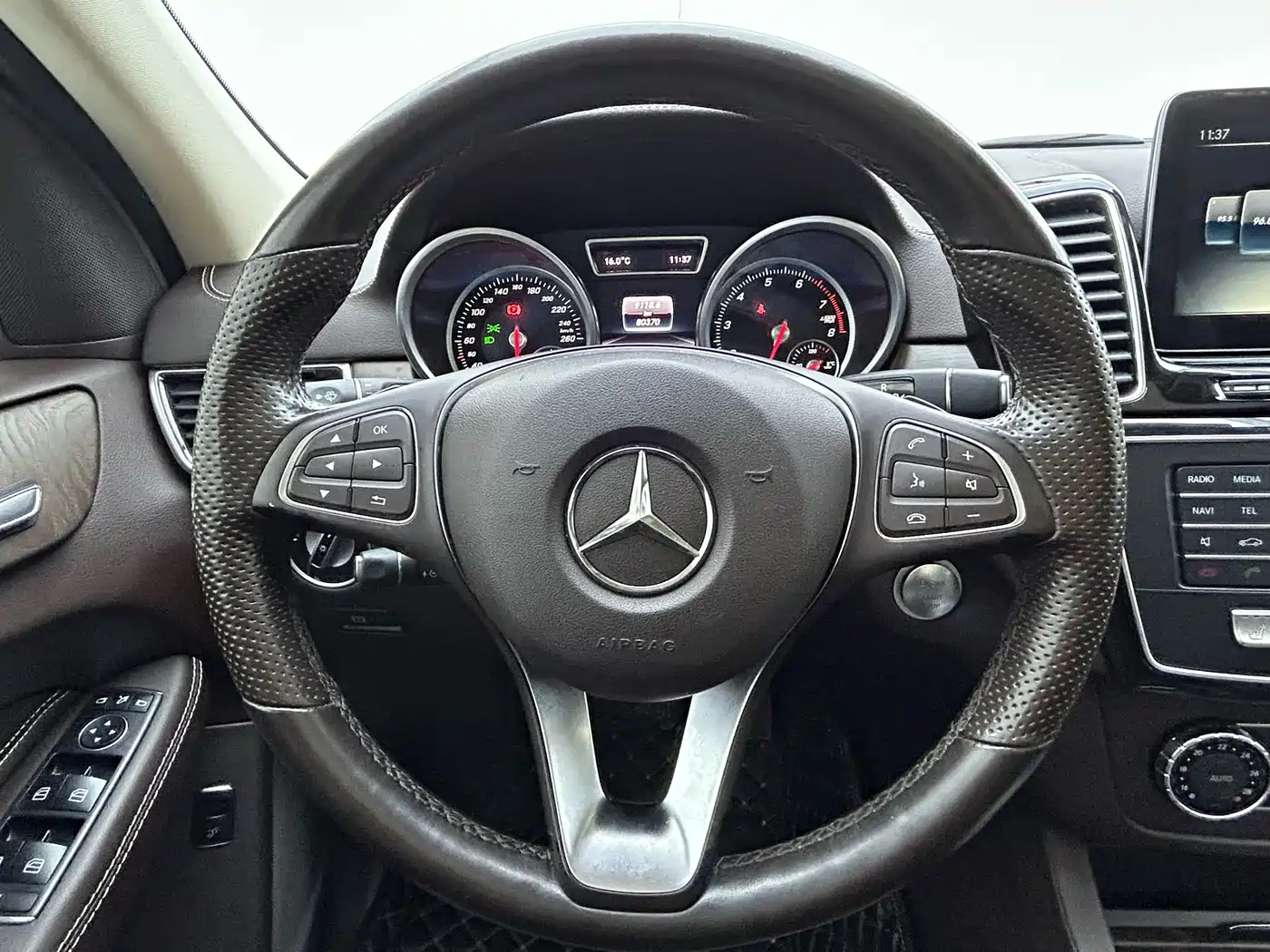 Mercedes-Benz GLE 2017 GLE 320 4MATIC Luxury фото 15