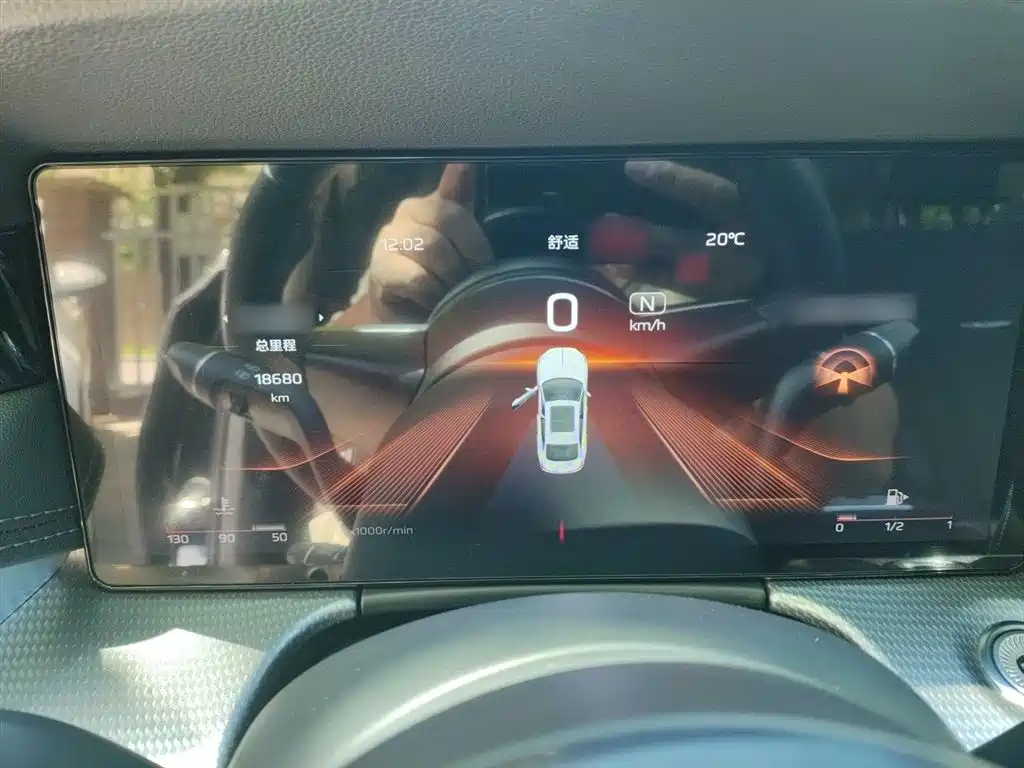 Hongqi H5 2024 2.0T Automatic Smart Connect Flag Enjoy Edition фото 4