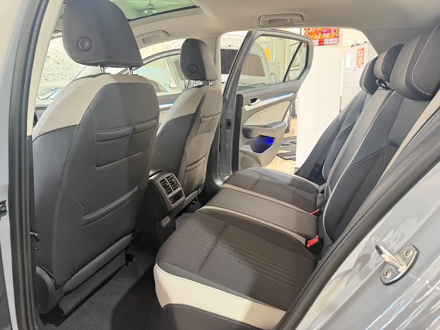 Volkswagen Golf 2023 Facelift 280TSI DSG Pro фото 9