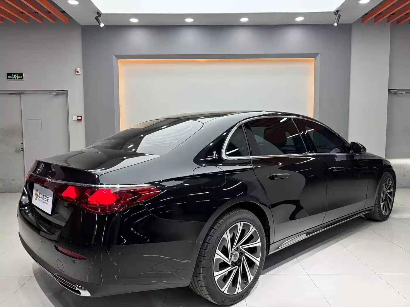 Mercedes-Benz E-Class 2025 E 300 L Luxury фото 4