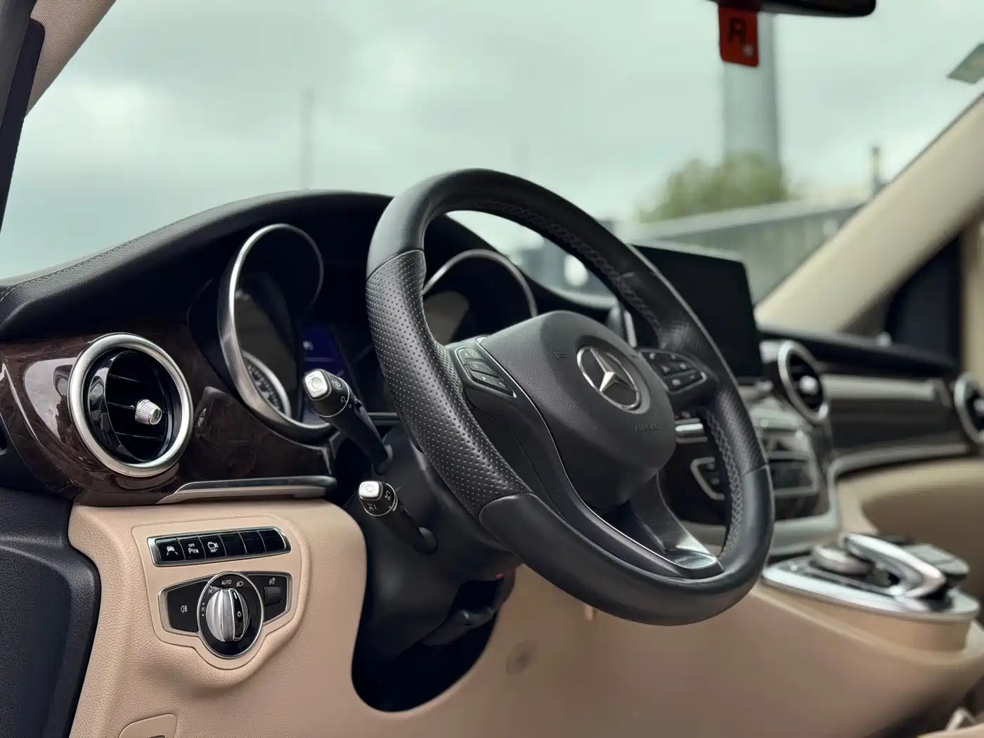 Mercedes-Benz V-Class 2016 V 260 Premium Edition фото 9