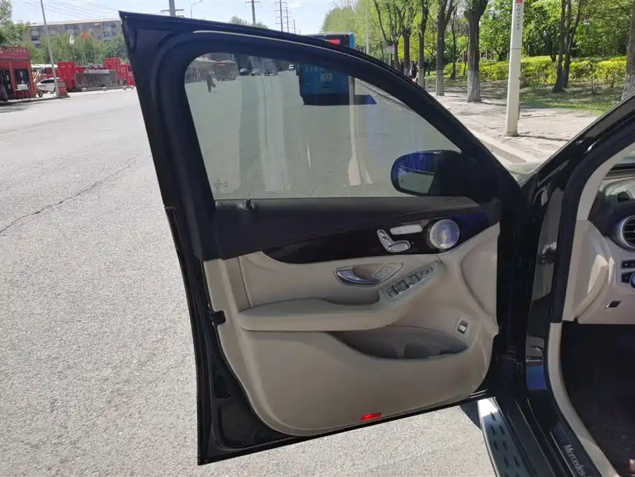 Mercedes-Benz GLC 2019 GLC 260 L 4MATIC Dynamic фото 7