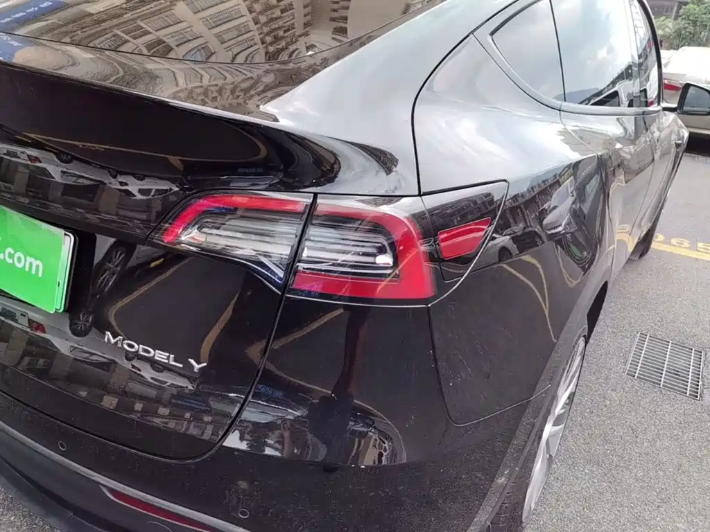 Фото 8 - Tesla Model Y