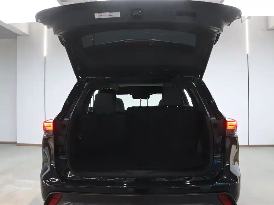Toyota Crown Kluger 2021 2.5L HEV AWD Flagship Edition фото 30