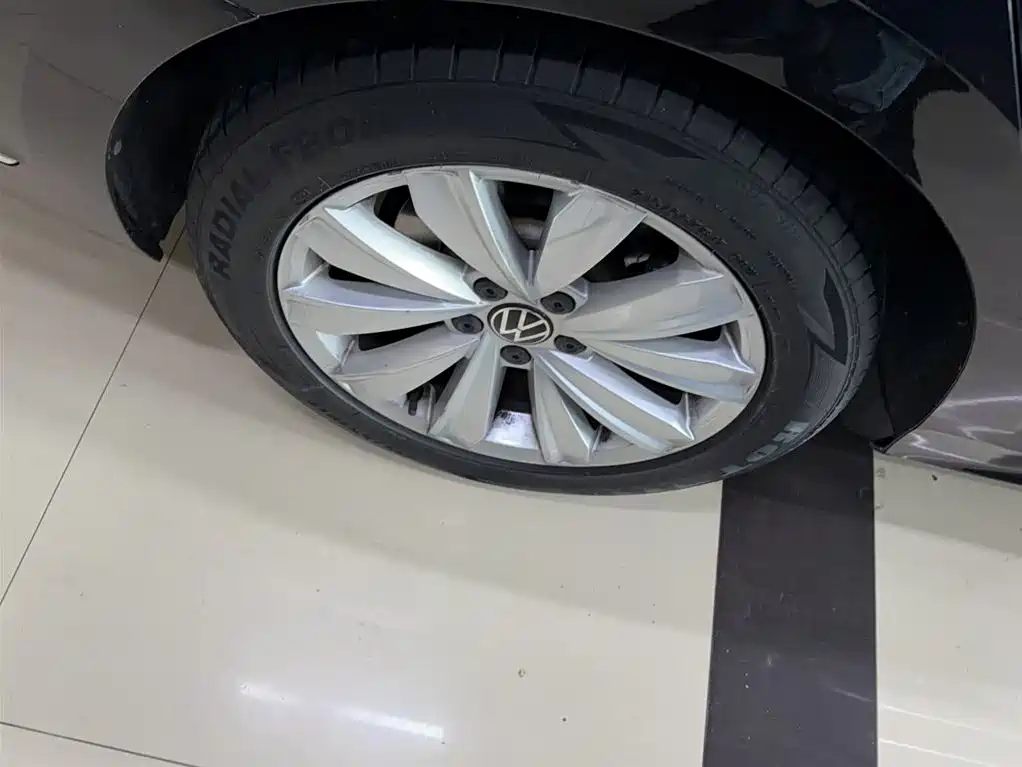 Volkswagen Passat 2020 Facelift 330TSI Elite China VI фото 24