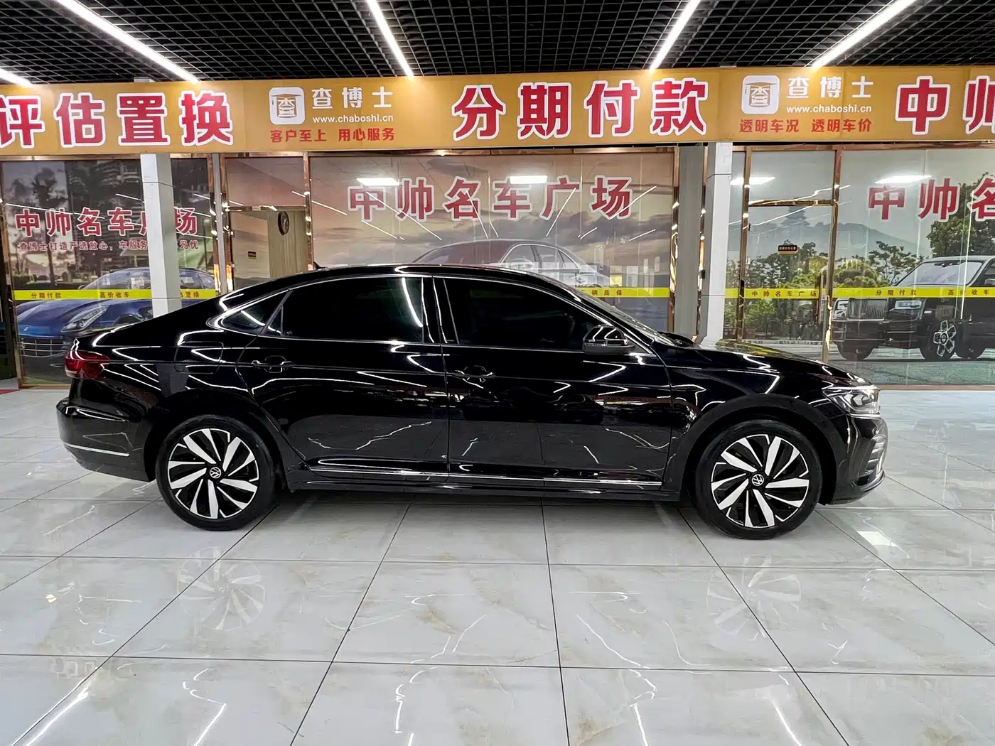 VOLKSWAGEN PASSAT