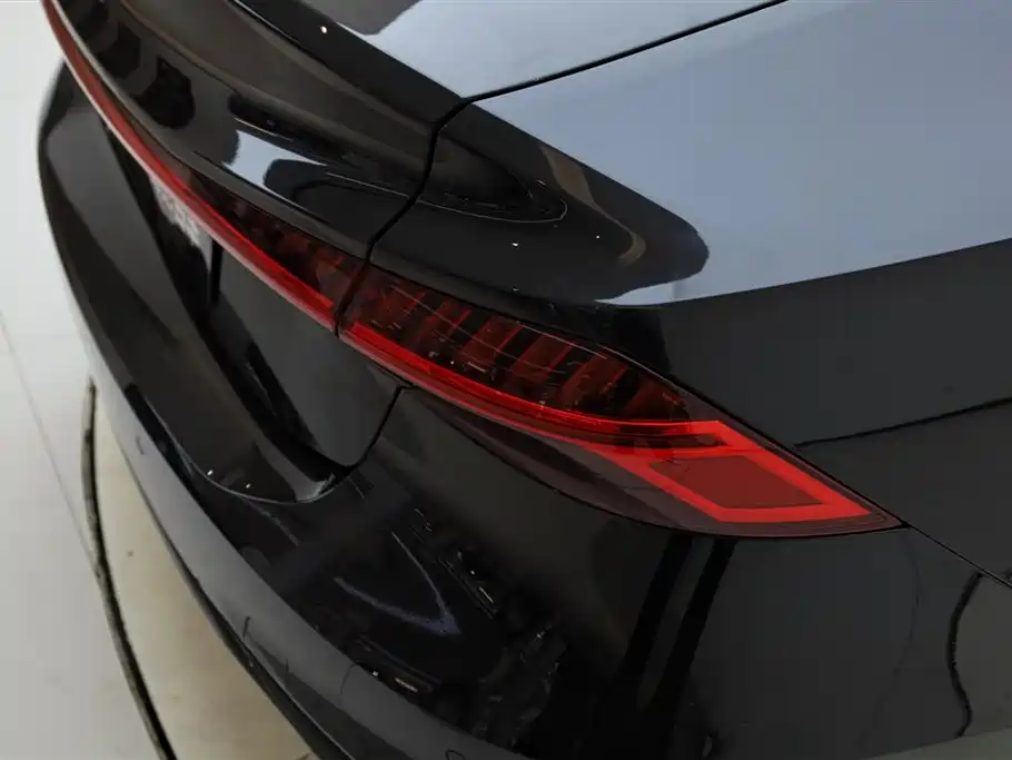 AUDI A7L