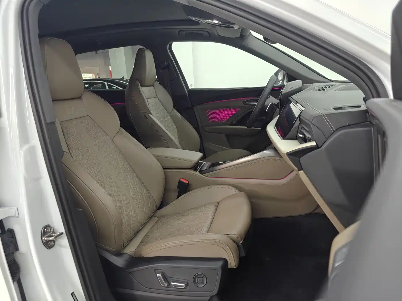 Audi Q5L 2026 Luxury Sport 150kW фото 14