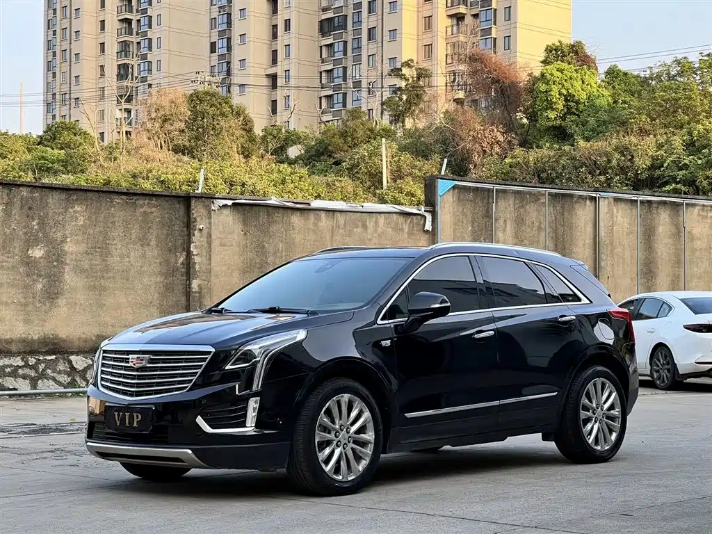 Cadillac XT5 2018 28E 4WD Platinum Edition