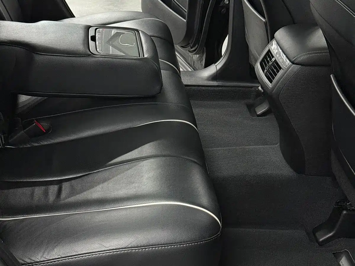 Toyota Venza (Import) 2014 2013 2.7L 4WD Luxury Edition