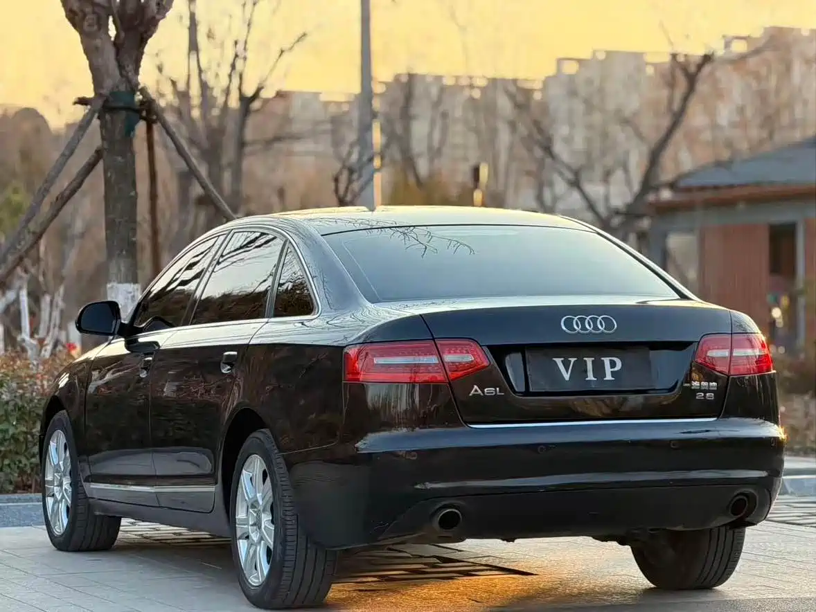 Фото 4 - Audi A6L
