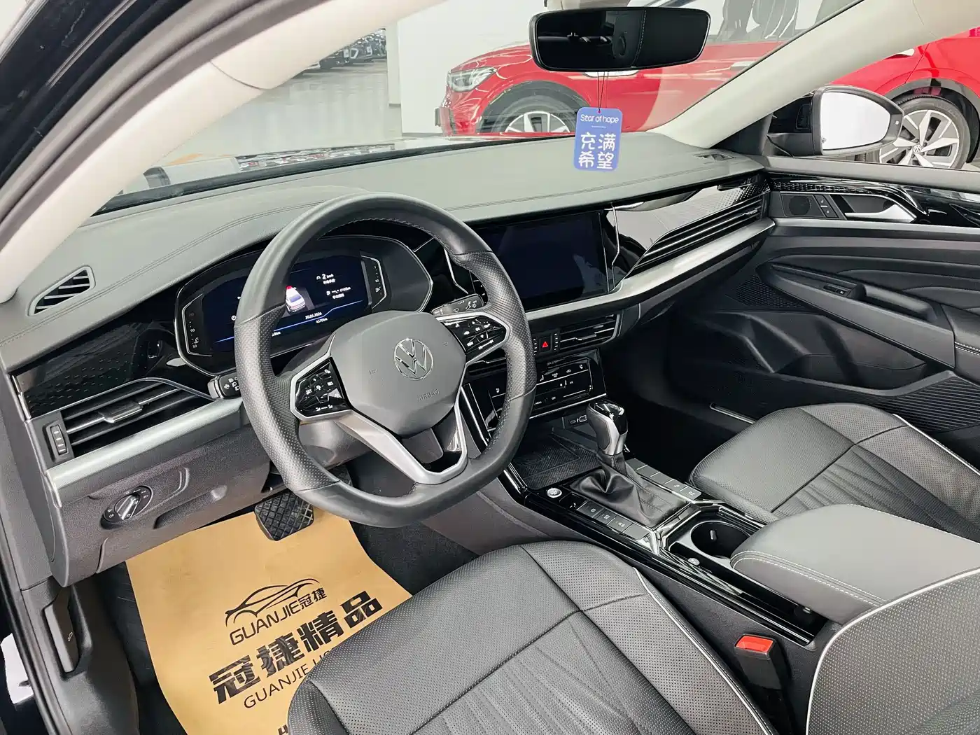 Volkswagen Passat 2023 380TSI Luxury Edition фото 6