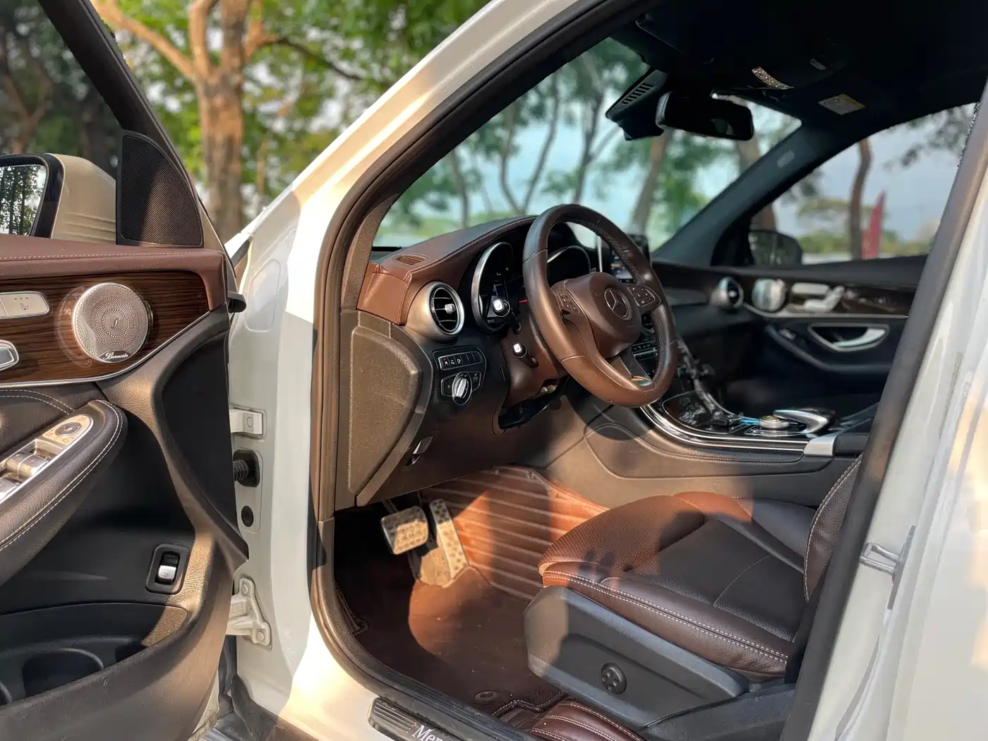 Mercedes-Benz GLC 2018 GLC 260 4MATIC Luxury фото 11