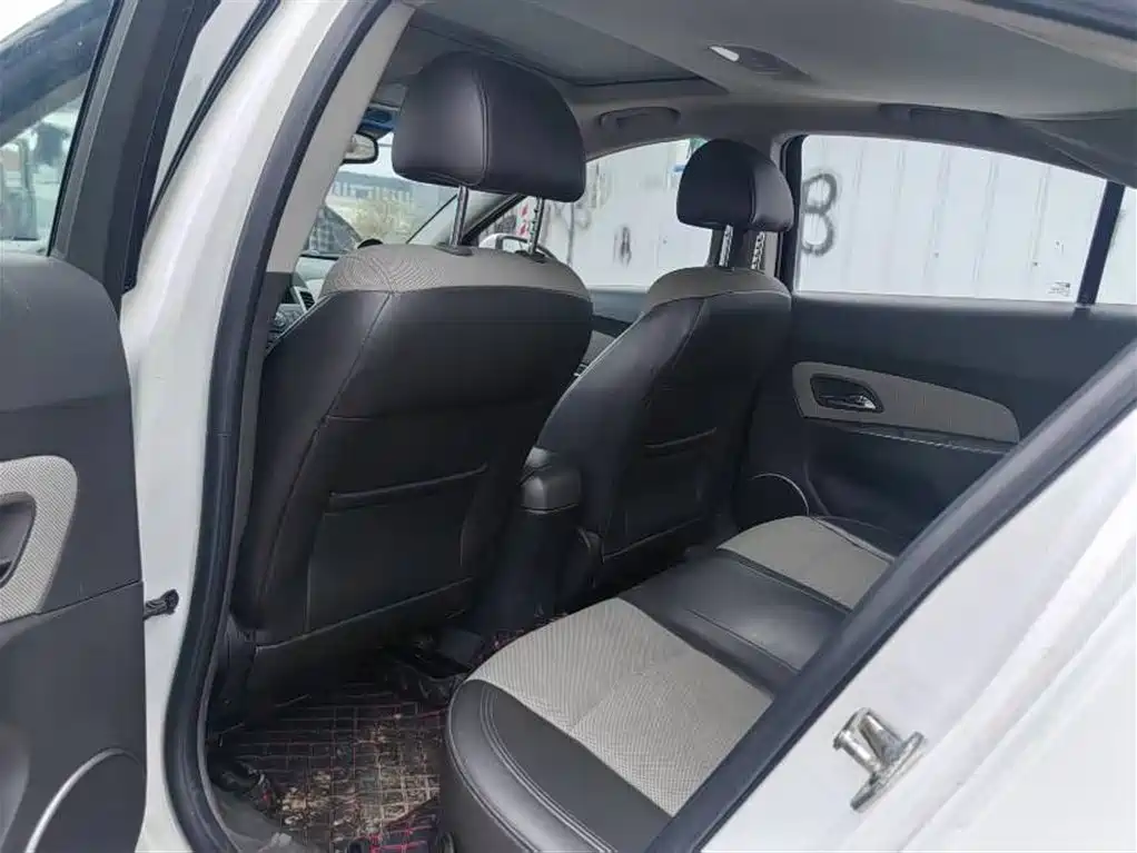 Chevrolet Cruze 2013 Model 1.6L SE AT фото 7