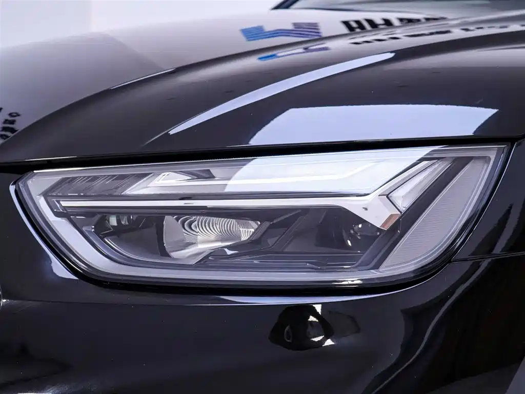 Audi Q5L 2024 Model 40 TFSI Luxury Dynamic фото 4