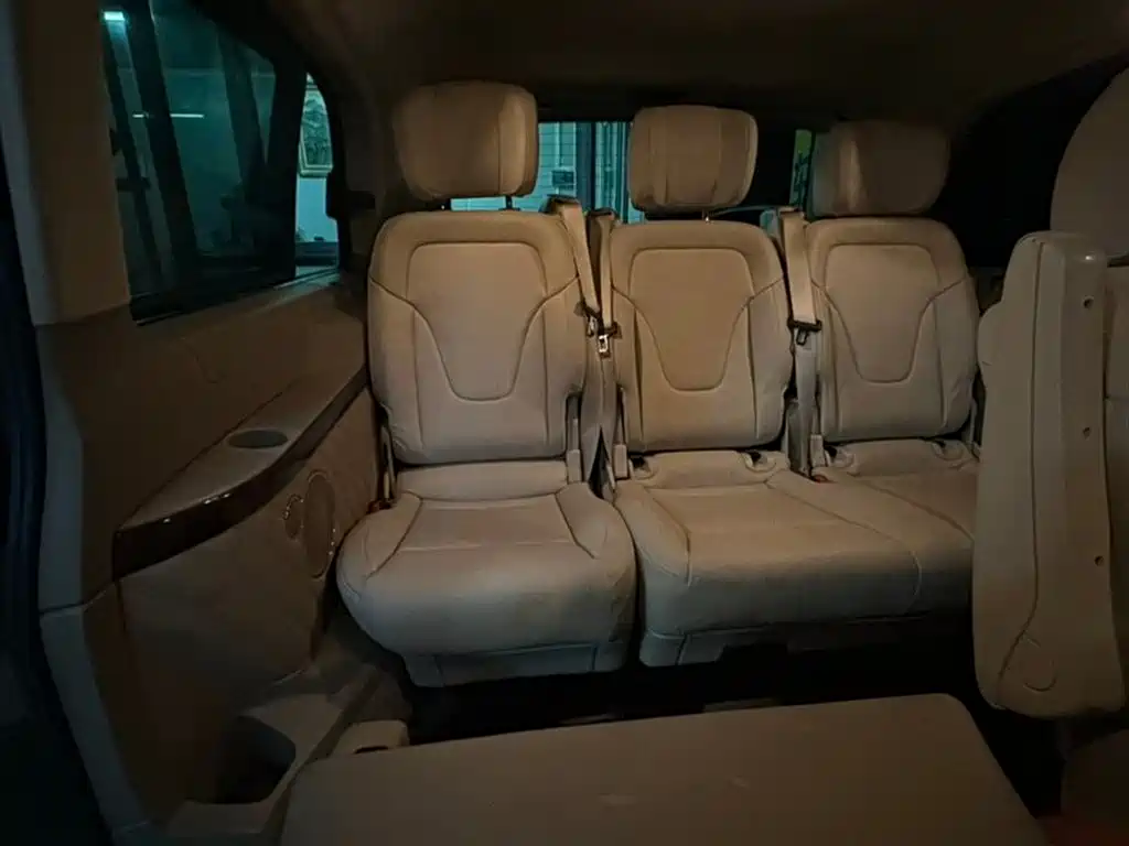 Mercedes-Benz Viano 2011 2.5L Navigation Edition фото 5