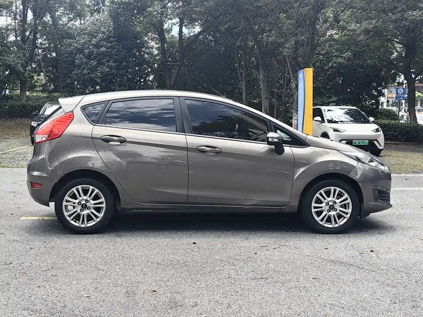 Ford Fiesta 2015 2013 Hatchback 1.5L Automatic Fashion