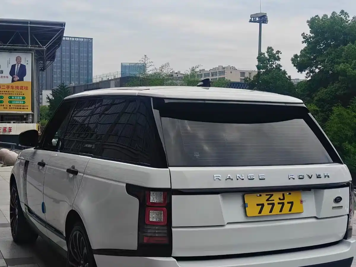 Land Rover Range Rover 2015 3.0 TDV6 Vogue фото 9