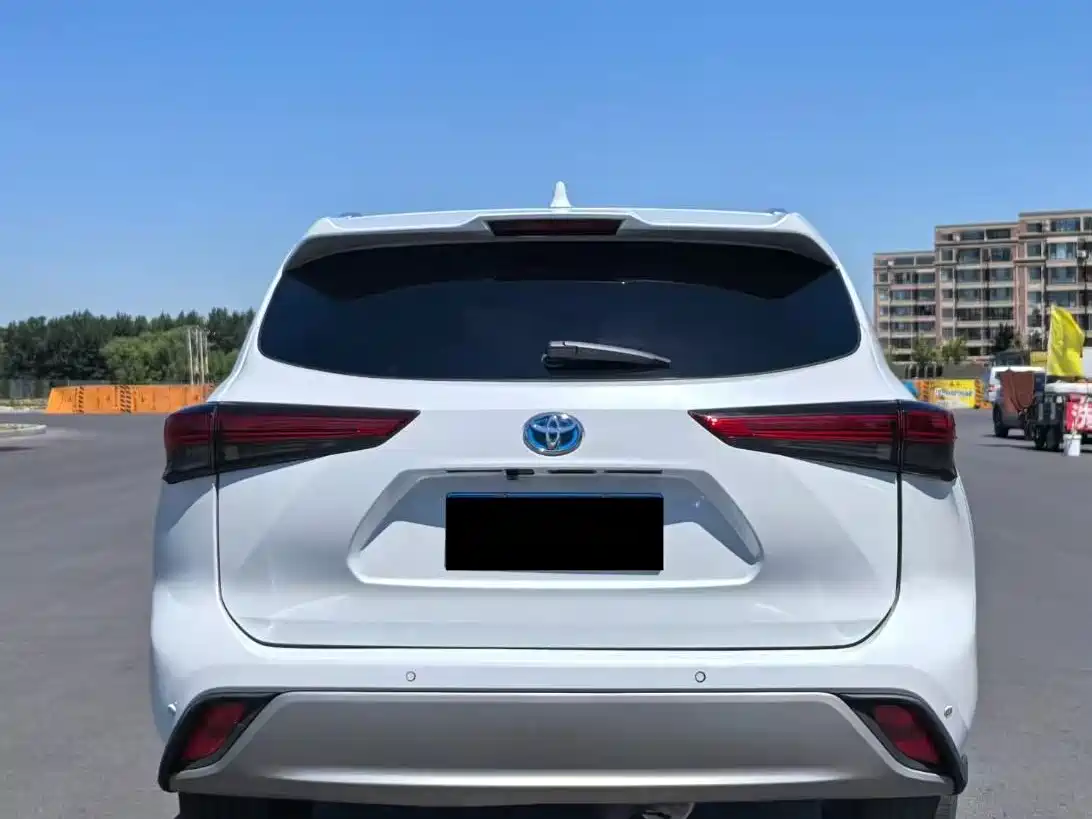 TOYOTA HIGHLANDER