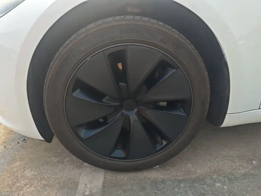 Tesla Model 3 2026 2025 Model Year Facelift Rear-Wheel Drive