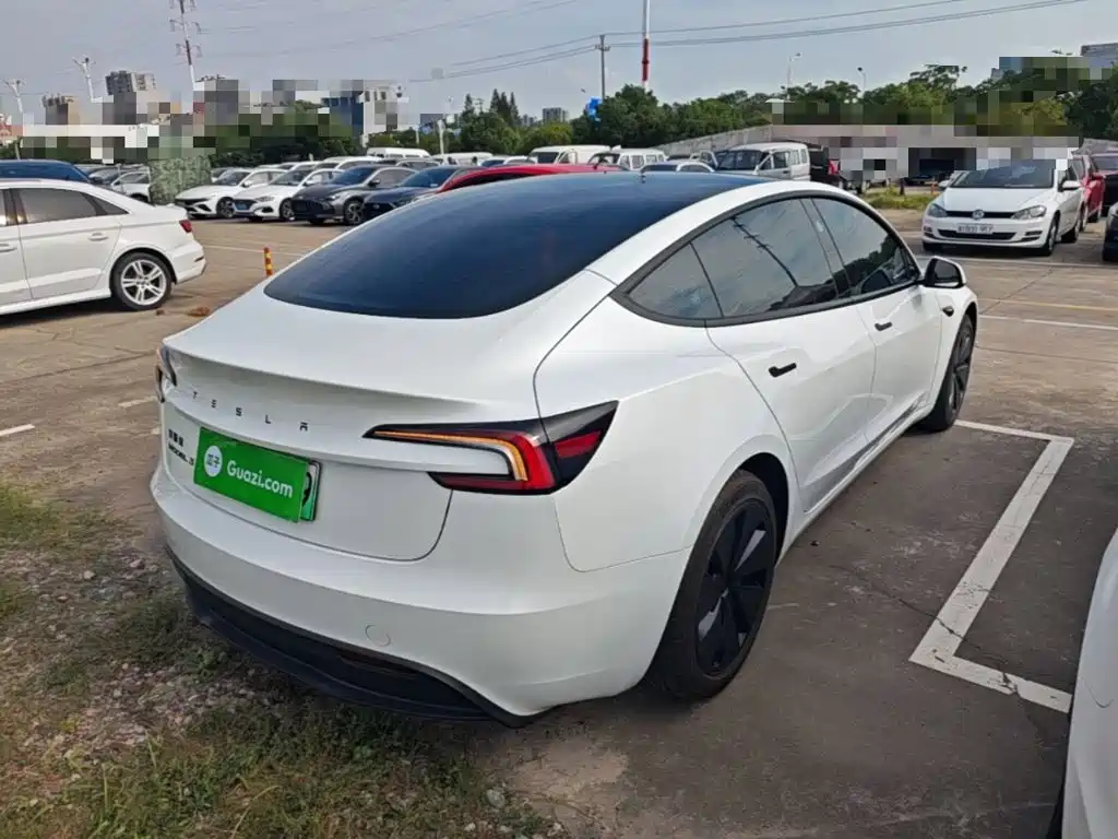 Фото 7 - Tesla Model 3