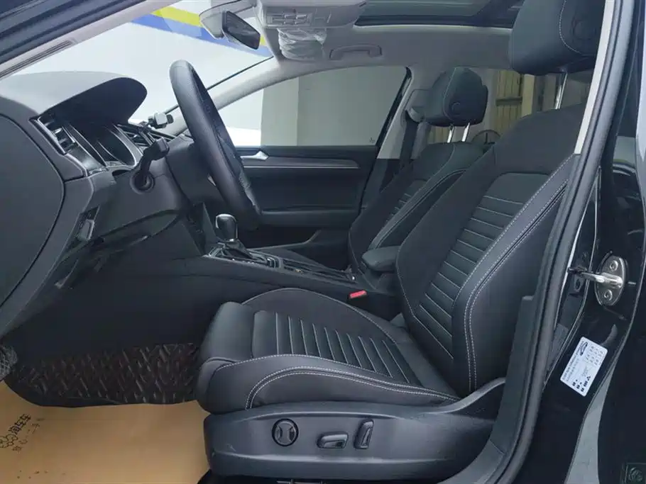 Volkswagen Magotan 2020 330TSI DSG Leading фото 9