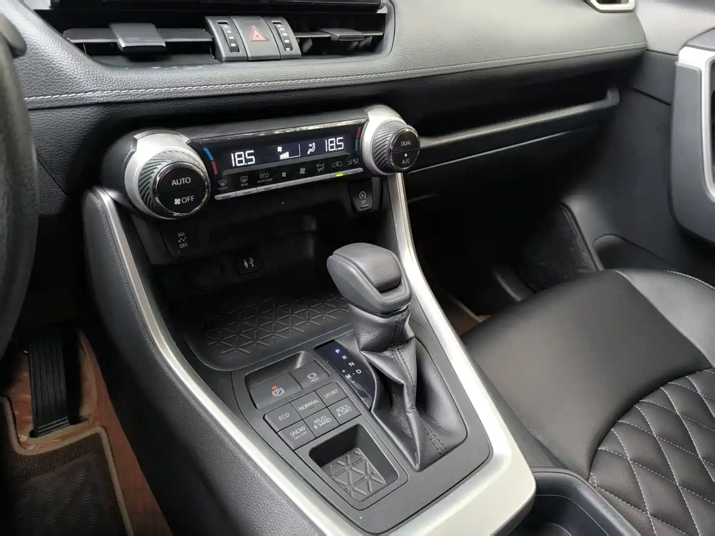 Toyota RAV4 Rongfang 2021 2.0L CVT 4WD Trend фото 17