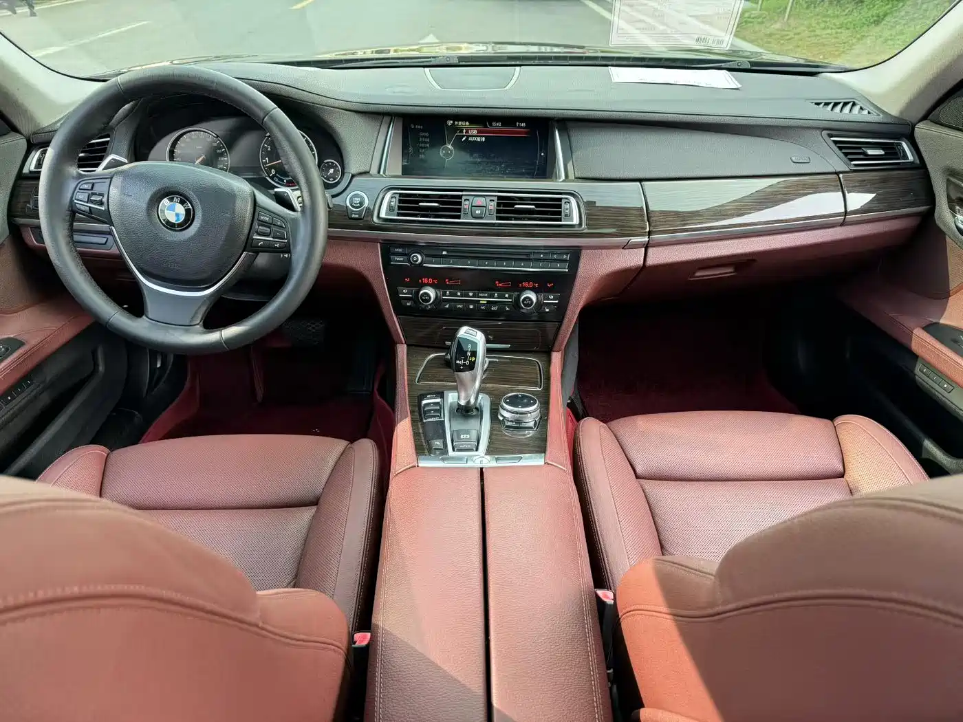 BMW 7 Series 2013 Model 740Li Leading фото 9